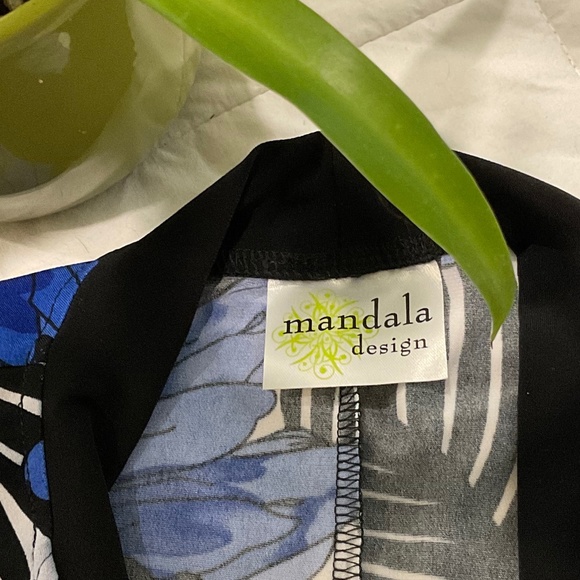 Floral Design Top - Picture 5 of 5